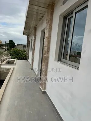 3chbre Duplex dans Francis Gweh, Cocody à Louer
