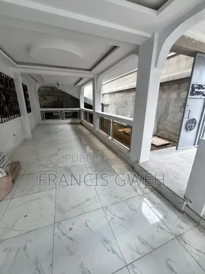 3chbre Duplex dans Francis Gweh, Cocody à Louer