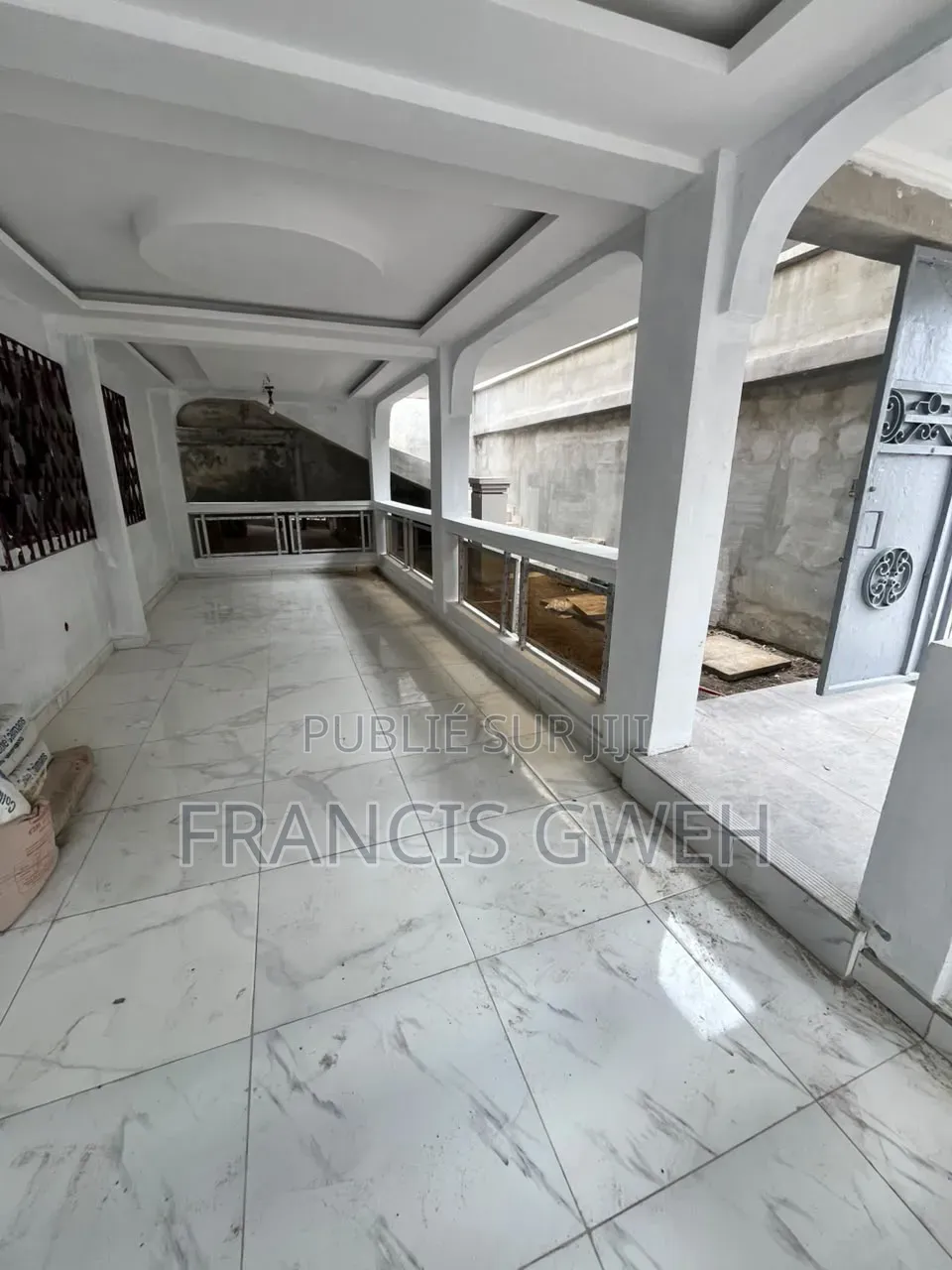 3chbre Duplex dans Francis Gweh, Cocody à Louer