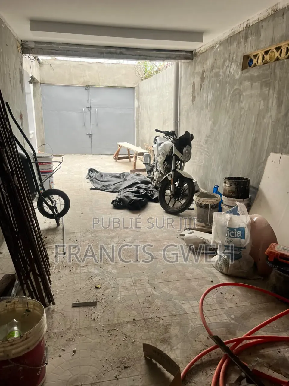 3chbre Duplex dans Francis Gweh, Cocody à Louer