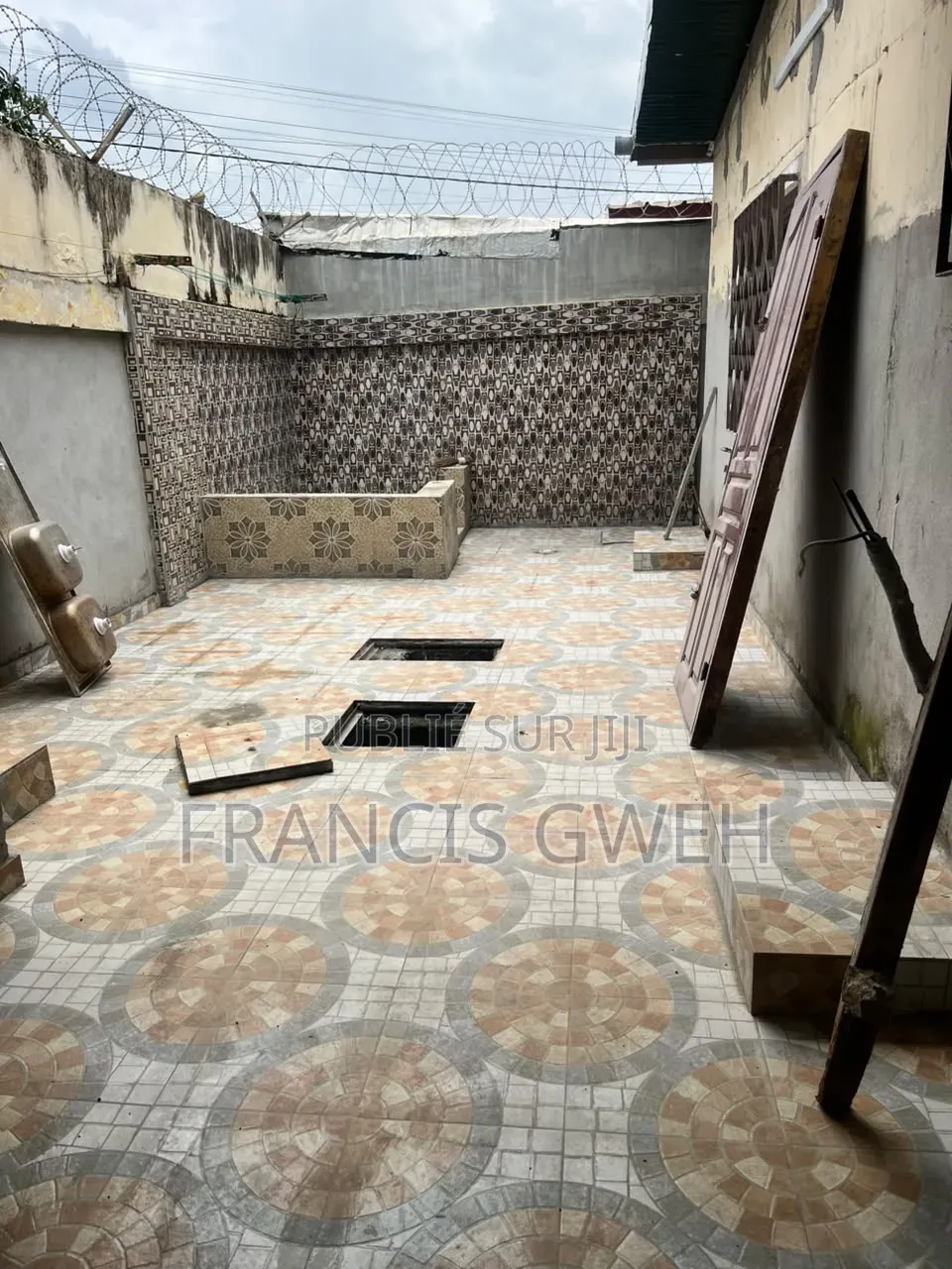 3chbre Duplex dans Francis Gweh, Cocody à Louer