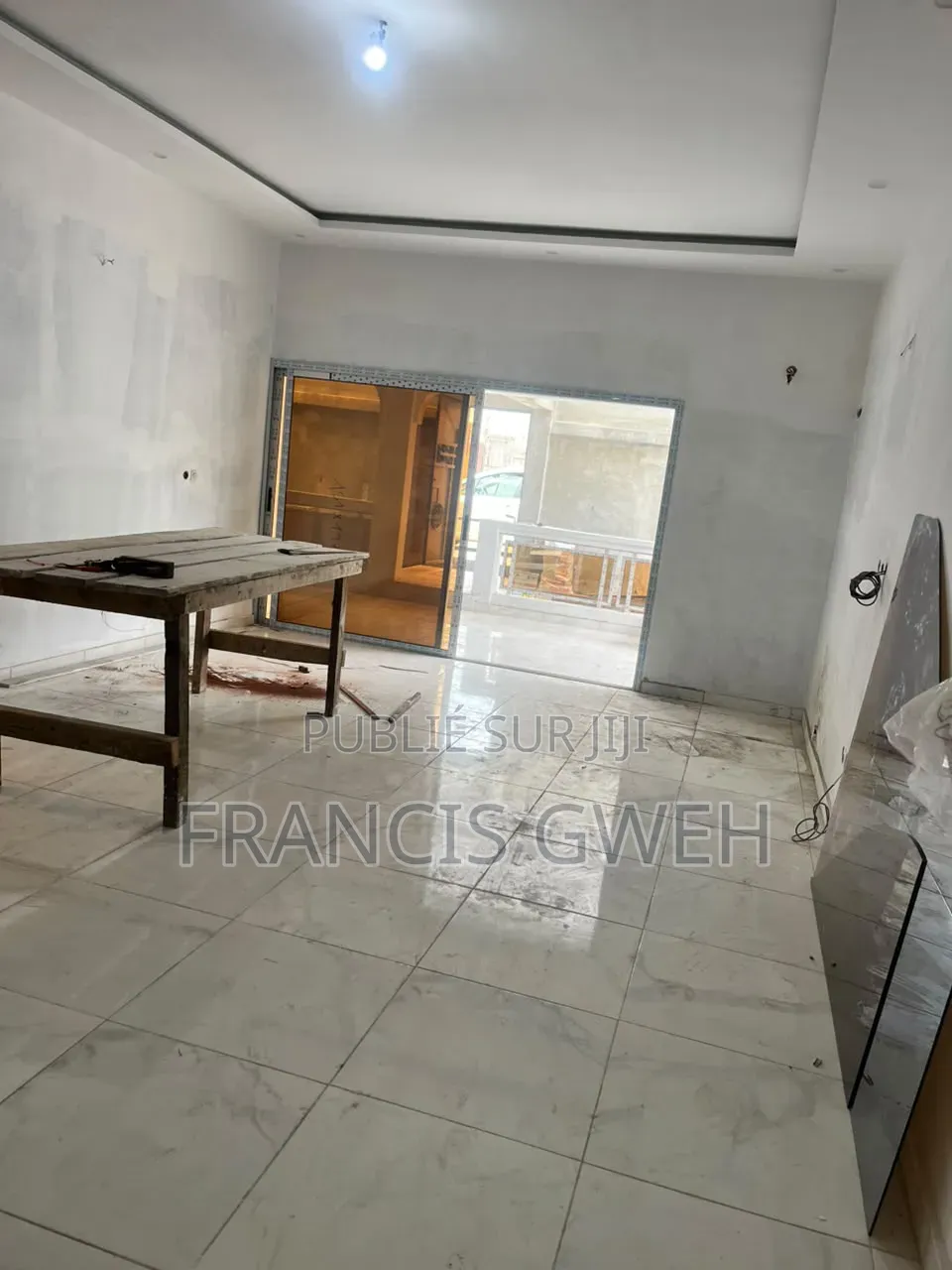 3chbre Duplex dans Francis Gweh, Cocody à Louer