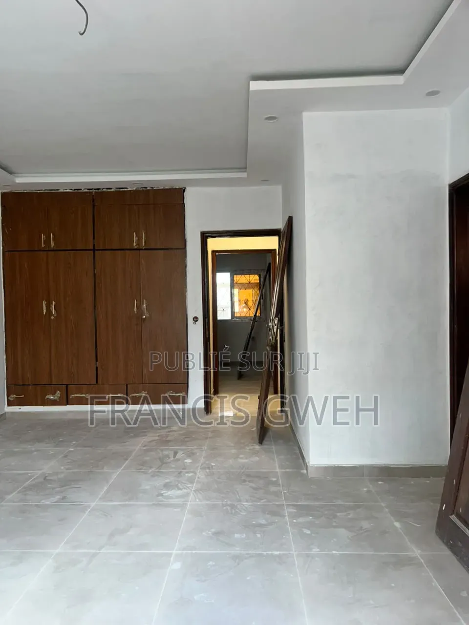 3chbre Duplex dans Francis Gweh, Cocody à Louer