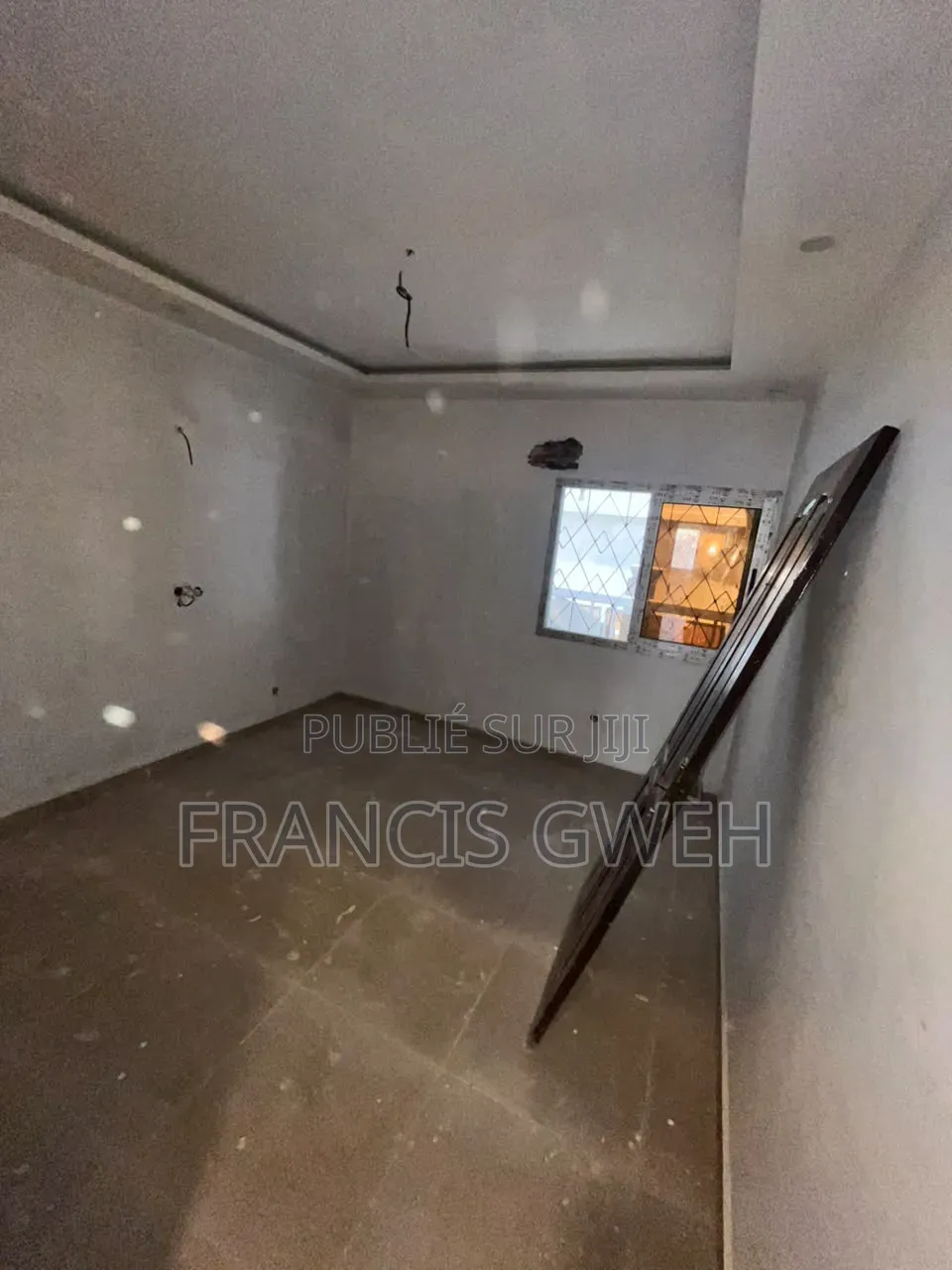 3chbre Duplex dans Francis Gweh, Cocody à Louer