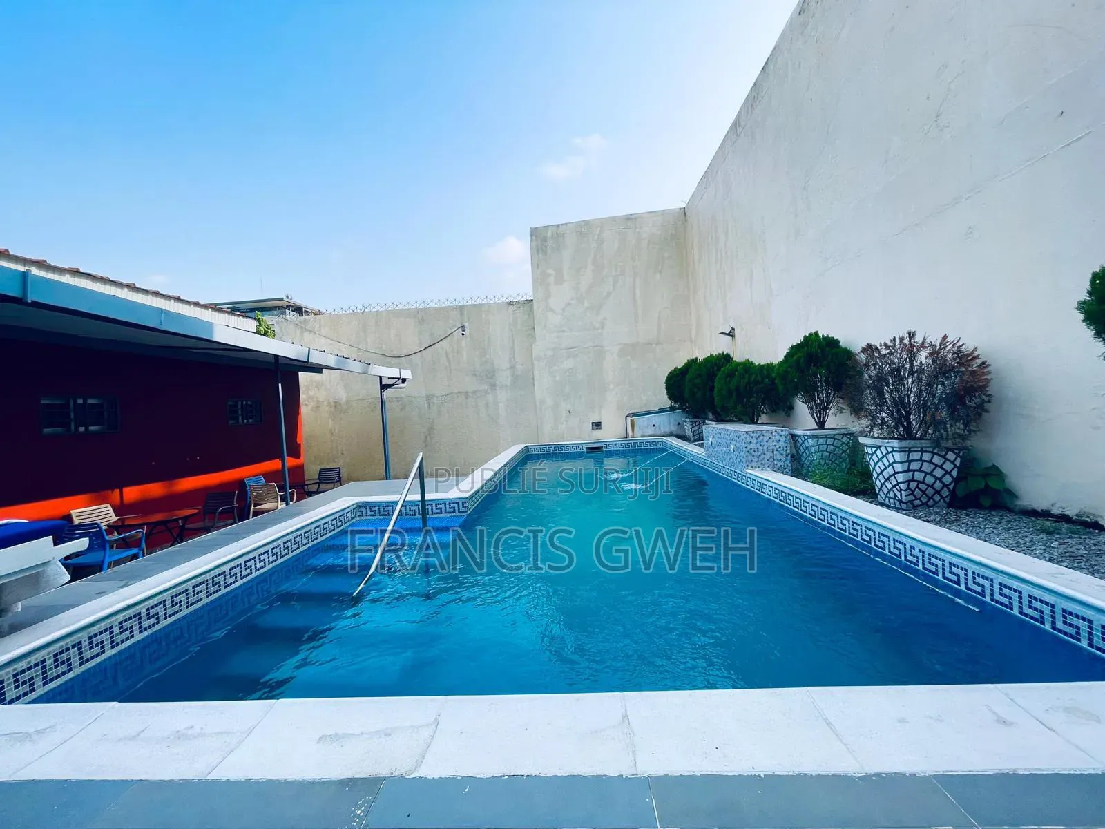 5chbre Villa dans Francis Gweh, Cocody à Vendre