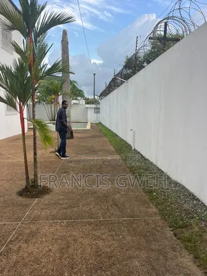 5chbre Duplex dans Francis Gweh, Cocody à Louer