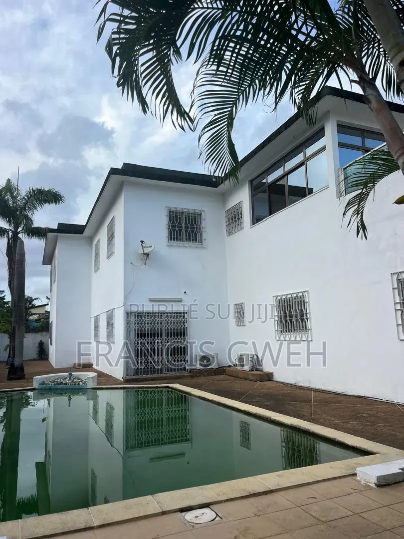 5chbre Duplex dans Francis Gweh, Cocody à Louer