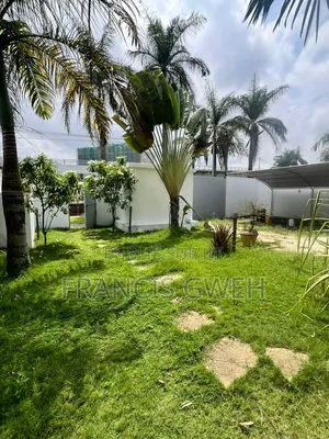 5chbre Duplex dans Francis Gweh, Cocody à Louer