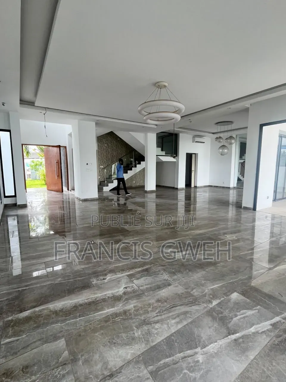 5chbre Duplex dans Francis Gweh, Cocody à Louer