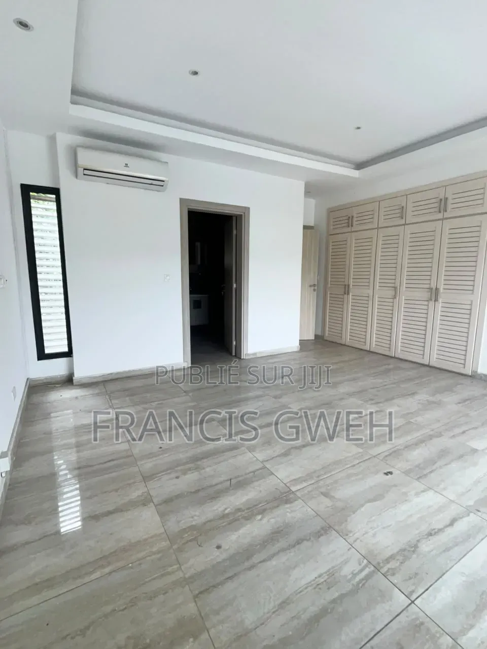 5chbre Duplex dans Francis Gweh, Cocody à Louer