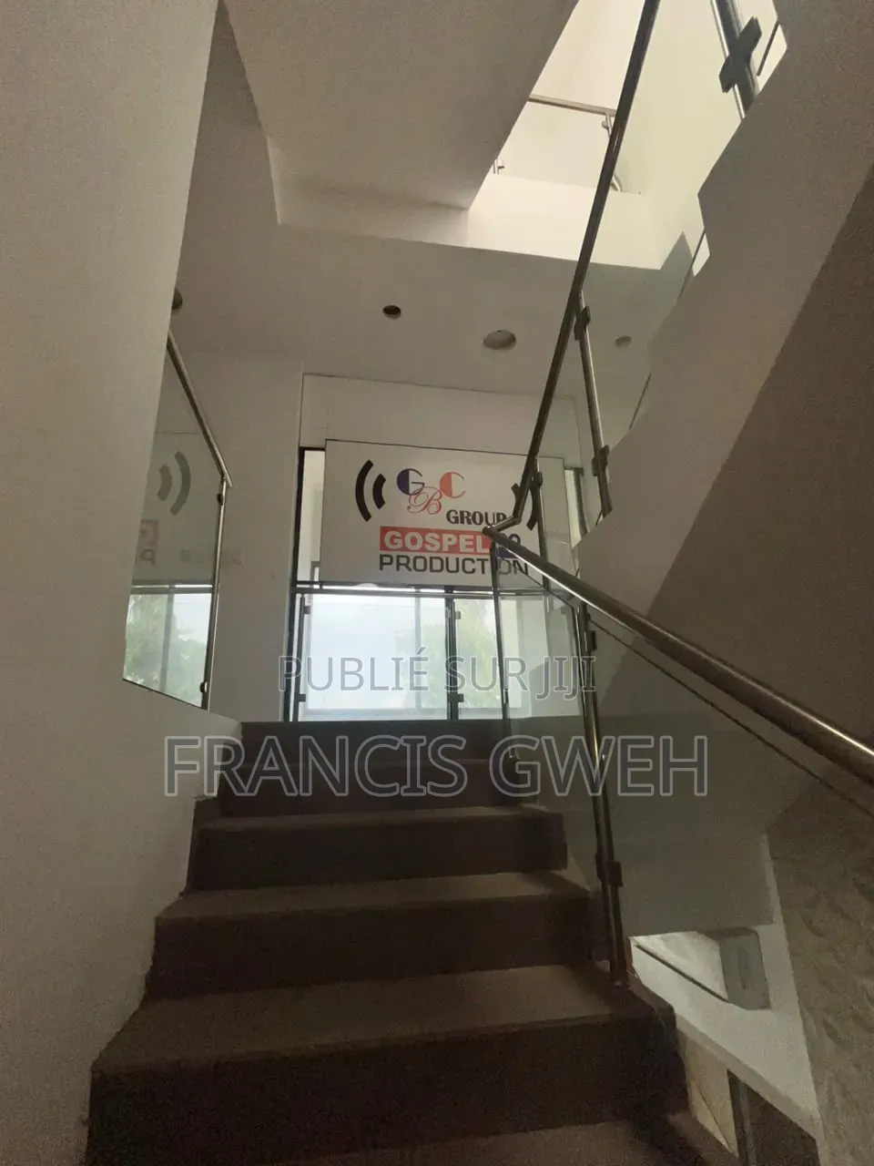 5chbre Duplex dans Francis Gweh, Cocody à Louer