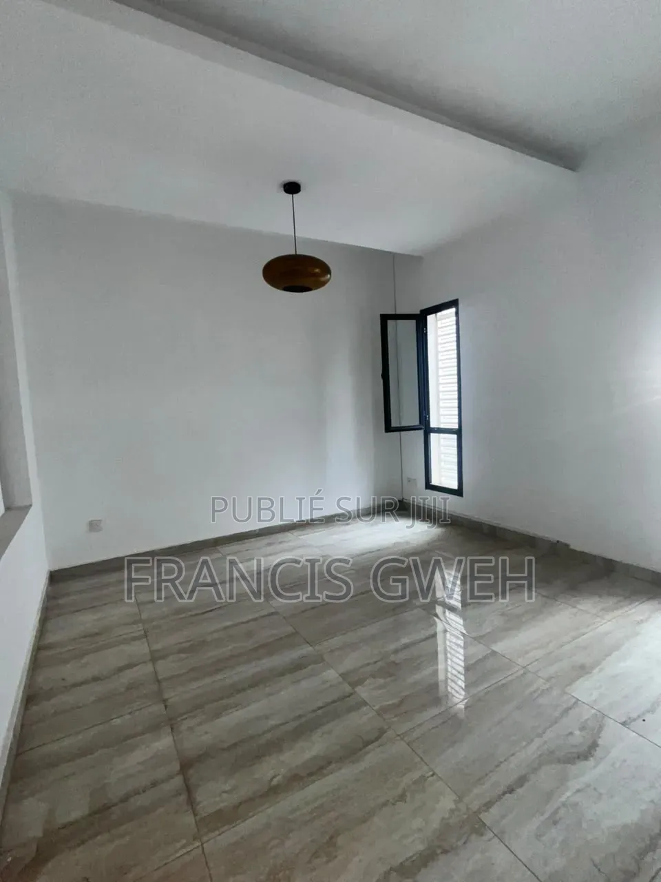 5chbre Duplex dans Francis Gweh, Cocody à Louer
