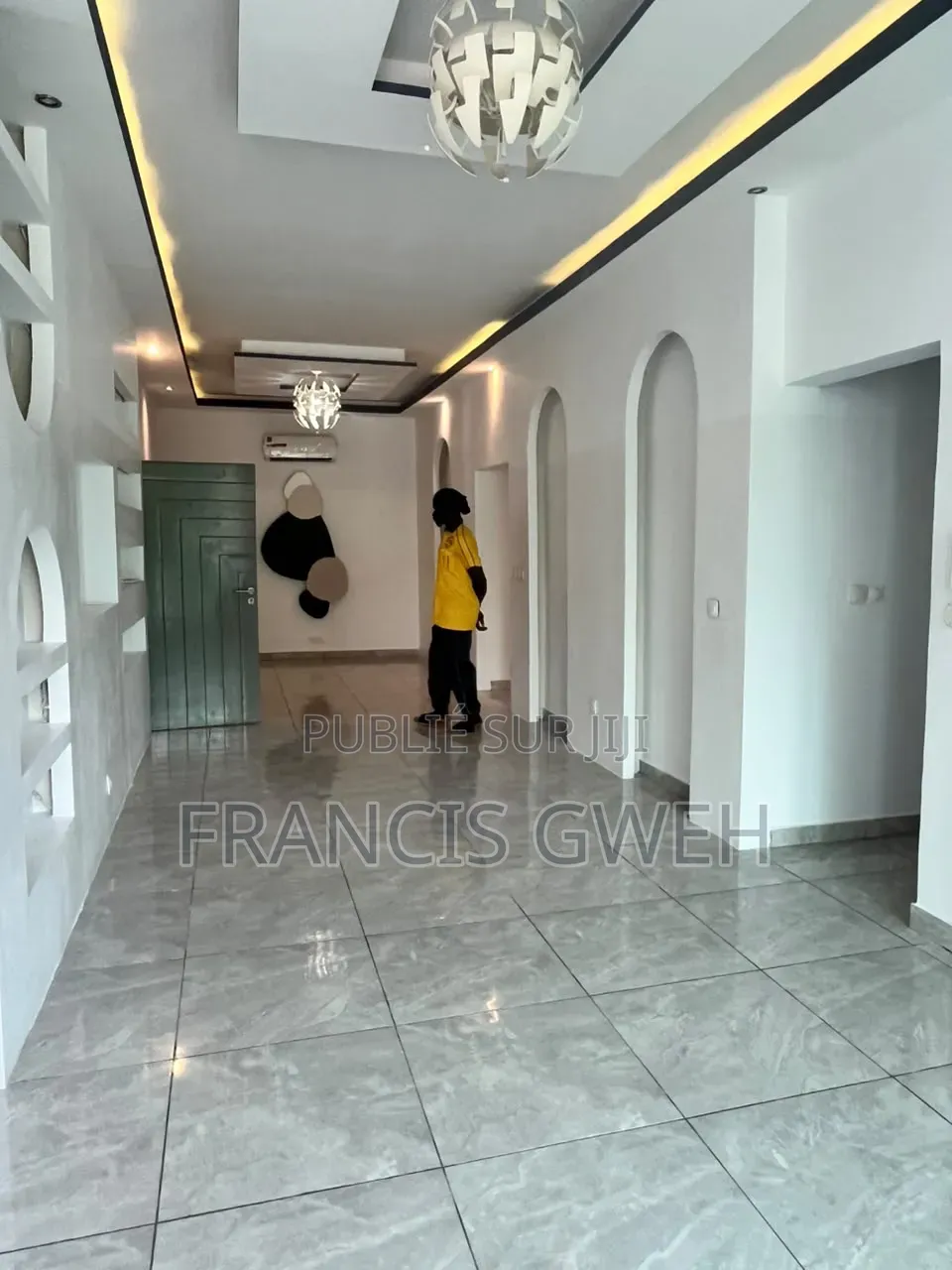 3chbre Appartement dans Francis Gweh, Cocody à Louer