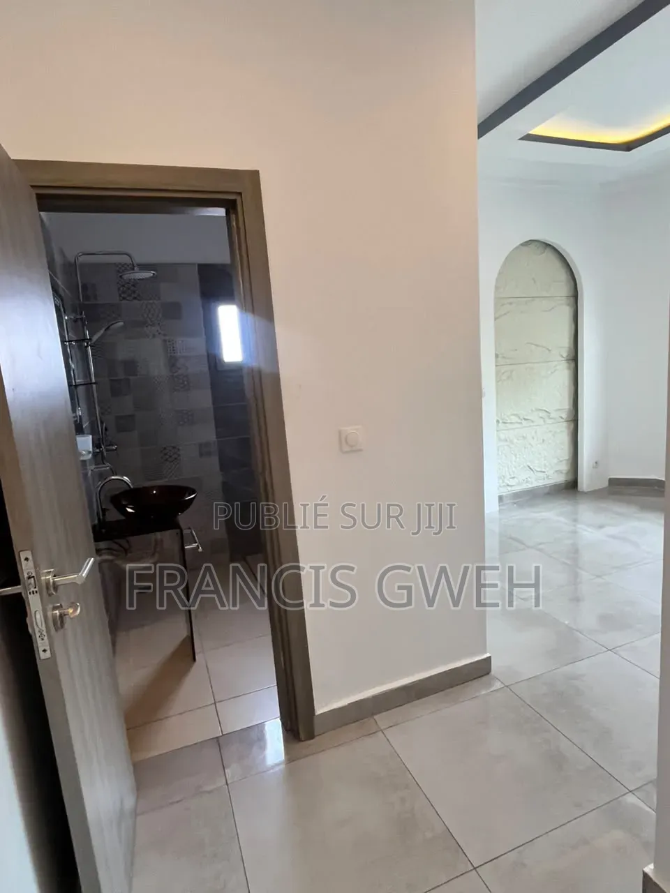 3chbre Appartement dans Francis Gweh, Cocody à Louer