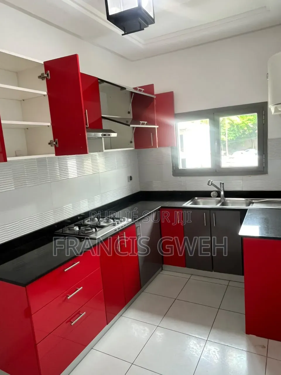 3chbre Appartement dans Francis Gweh, Cocody à Louer