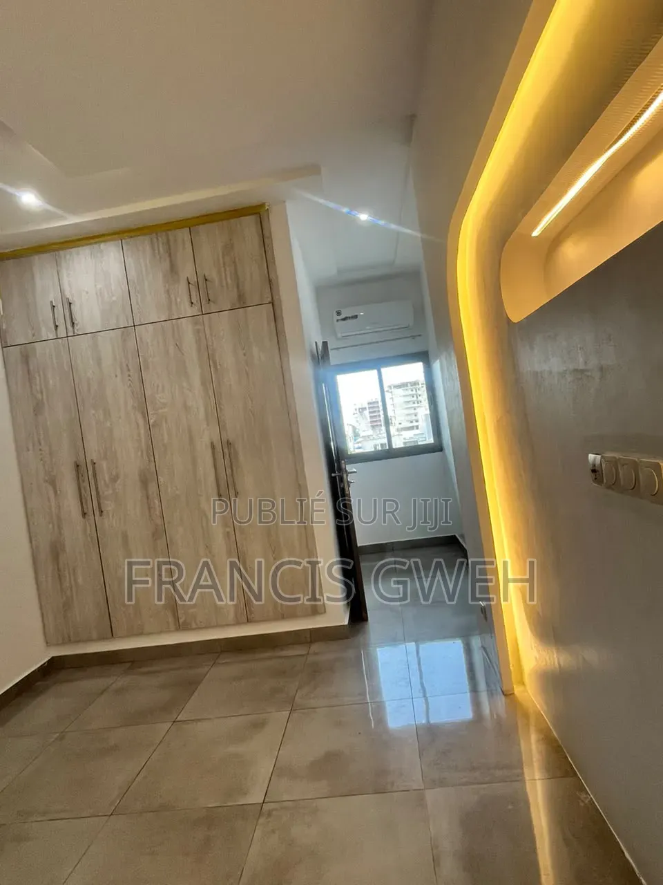 3chbre Appartement dans Francis Gweh, Cocody à Louer