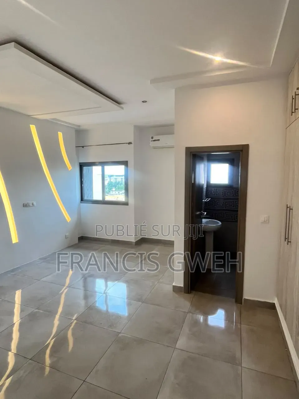 3chbre Appartement dans Francis Gweh, Cocody à Louer