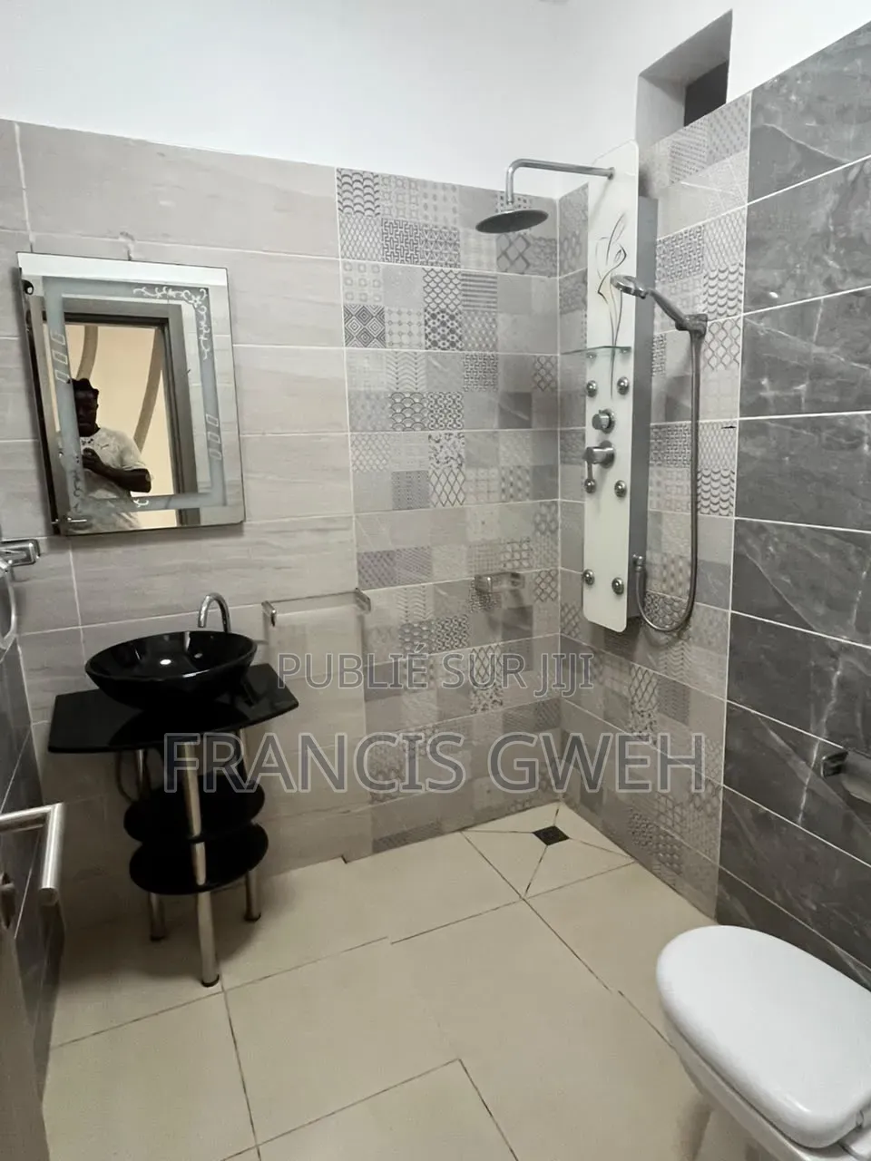 2chbre Appartement dans Francis Gweh, Cocody à Louer
