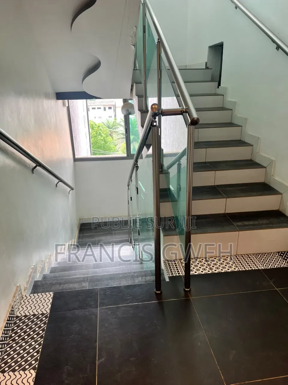2chbre Appartement dans Francis Gweh, Cocody à Louer