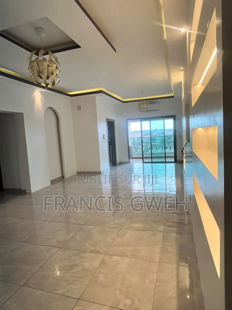2chbre Appartement dans Francis Gweh, Cocody à Louer