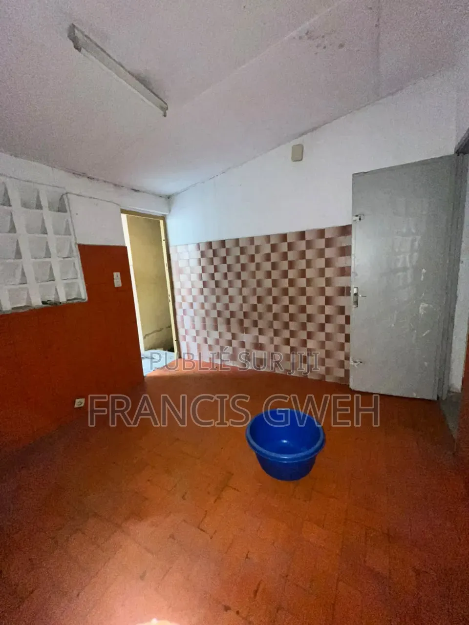 3chbre Duplex dans Francis Gweh, Cocody à Louer