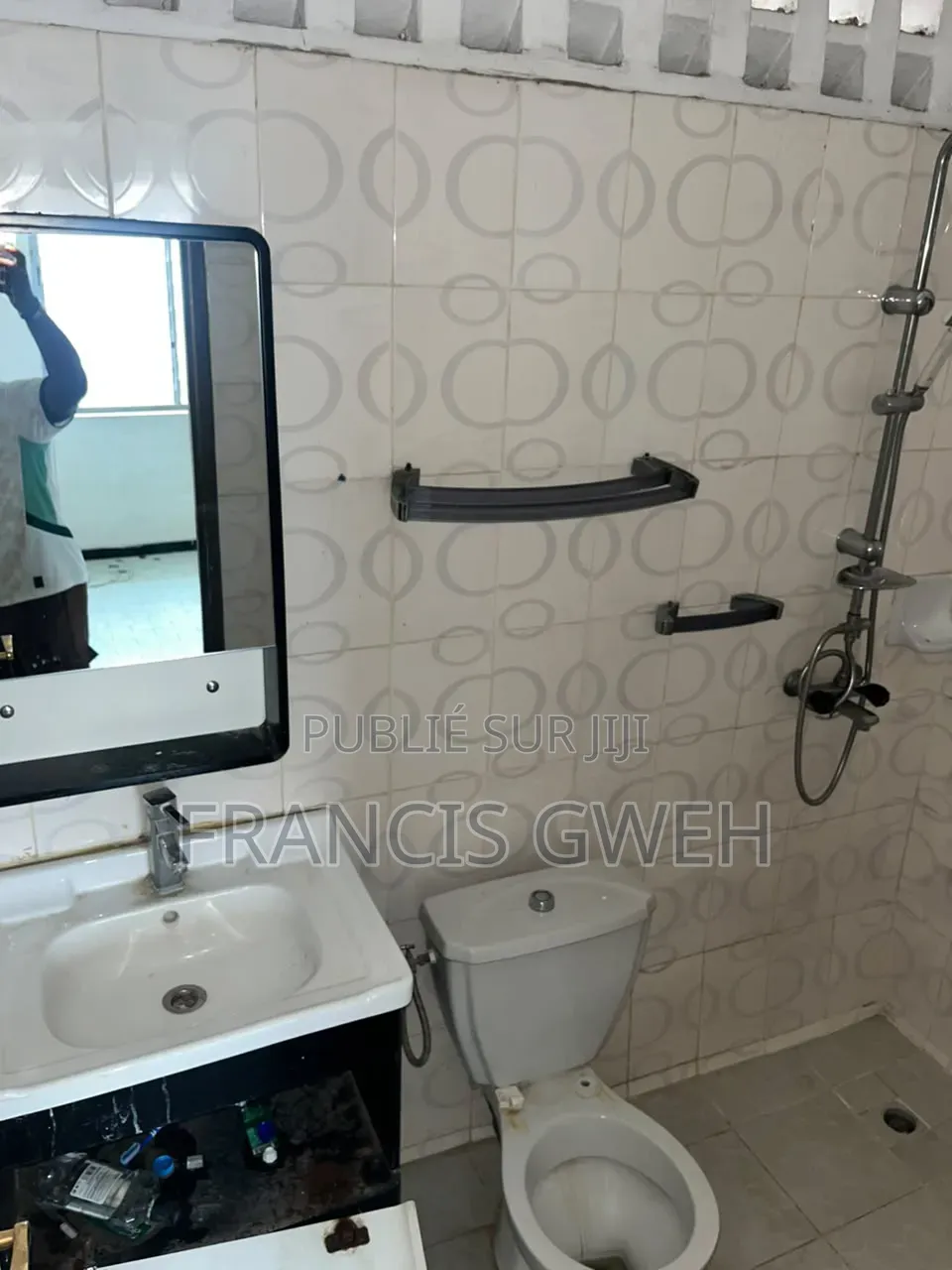 3chbre Duplex dans Francis Gweh, Cocody à Louer