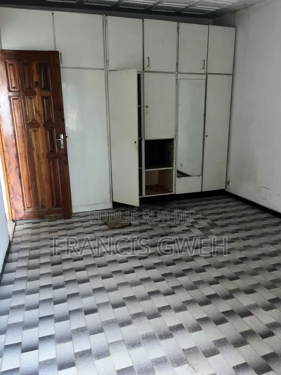 3chbre Duplex dans Francis Gweh, Cocody à Louer