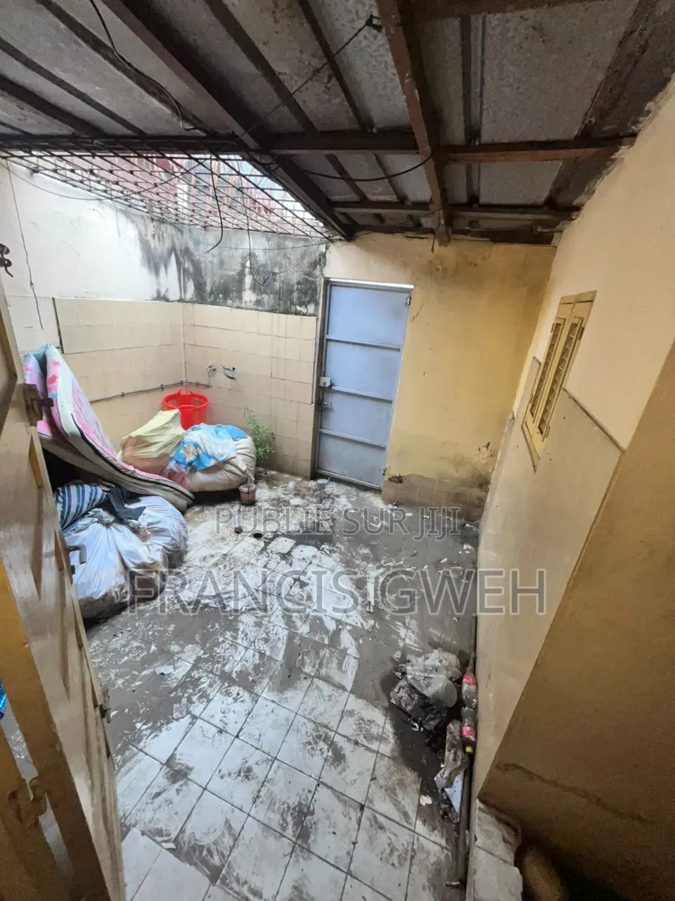 3chbre Duplex dans Francis Gweh, Cocody à Louer