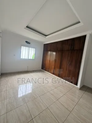 4chbre Duplex dans Francis Gweh, Cocody à Louer
