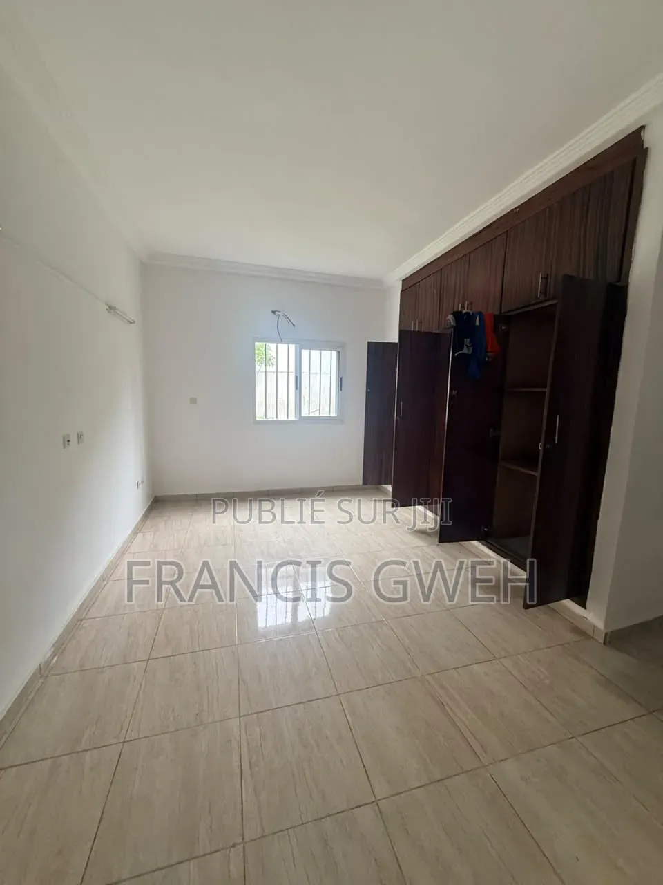 4chbre Duplex dans Francis Gweh, Cocody à Louer