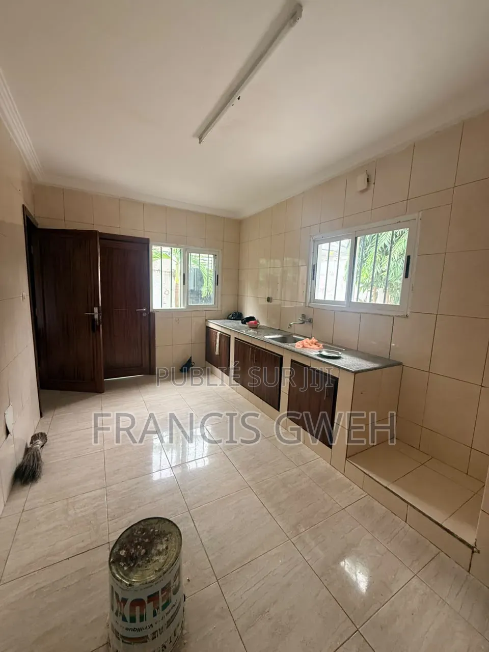 4chbre Duplex dans Francis Gweh, Cocody à Louer