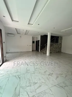 5chbre Duplex dans Francis Gweh, Cocody à Louer