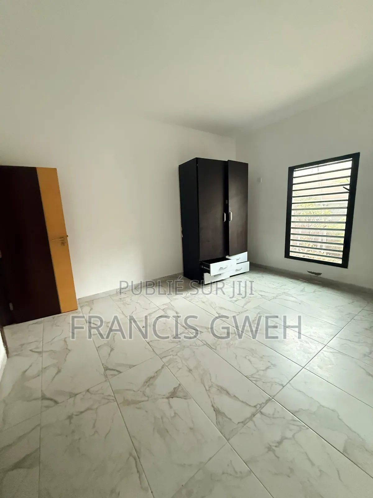5chbre Duplex dans Francis Gweh, Cocody à Louer