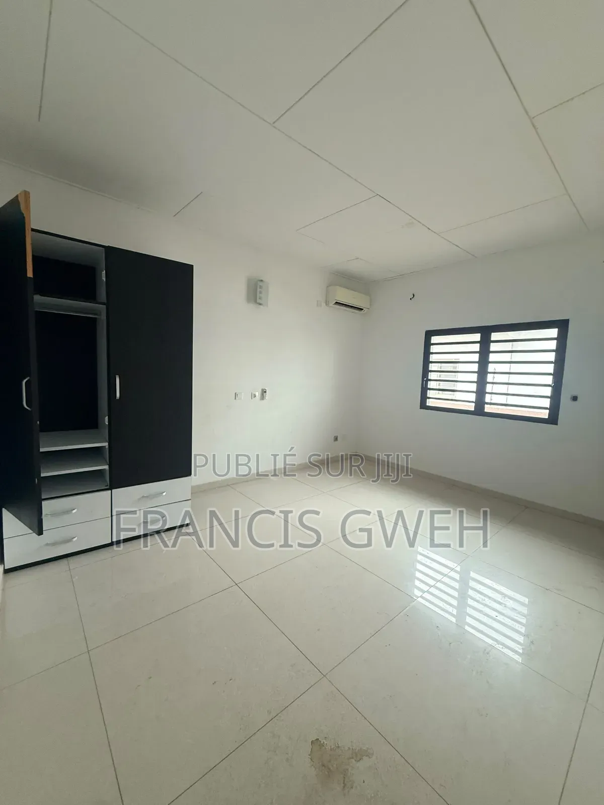 5chbre Duplex dans Francis Gweh, Cocody à Louer