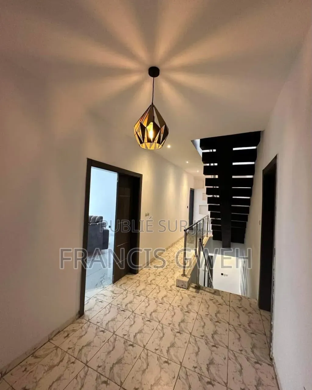 8chbre Duplex dans Francis Gweh, Cocody à Louer