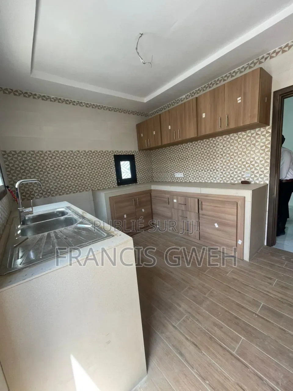 4chbre Duplex dans Francis Gweh, Cocody à Louer