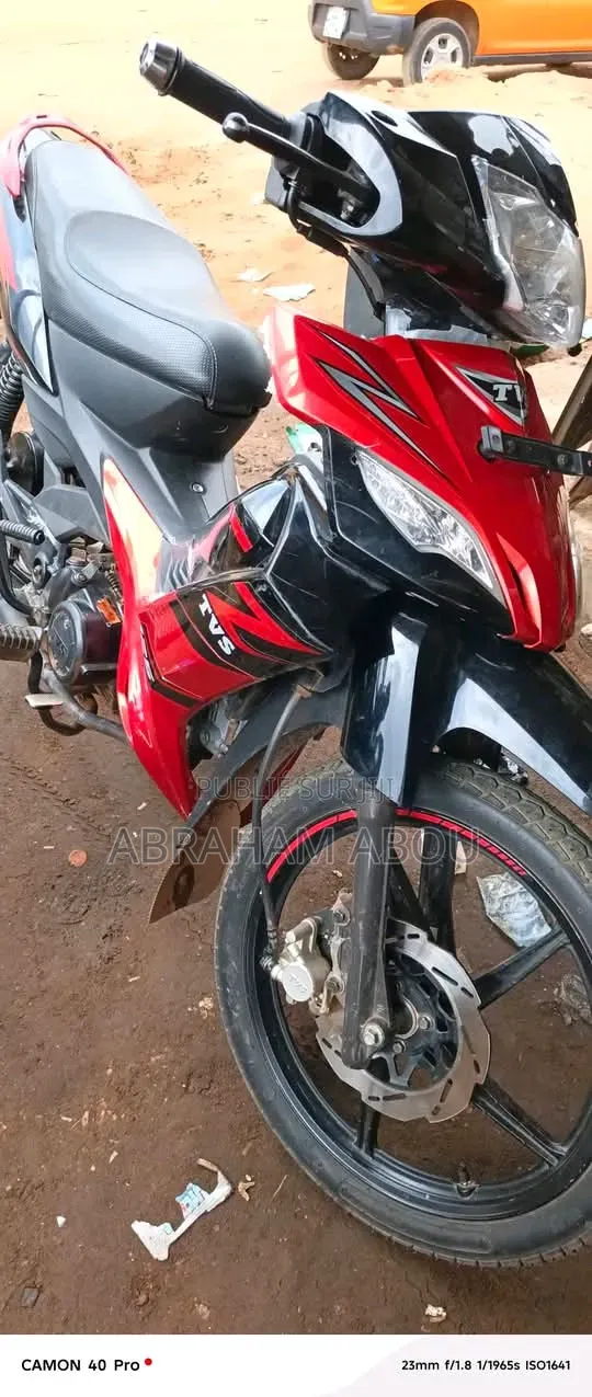 Nouveau TVS Apache 180 RTR 2024 Beige