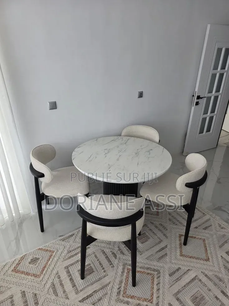 Table À Manger