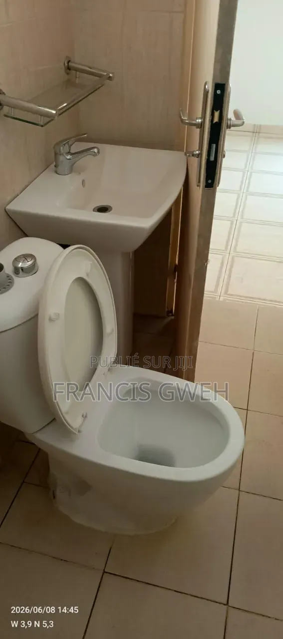 3chbre Duplex dans Francis Gweh, Cocody à Louer