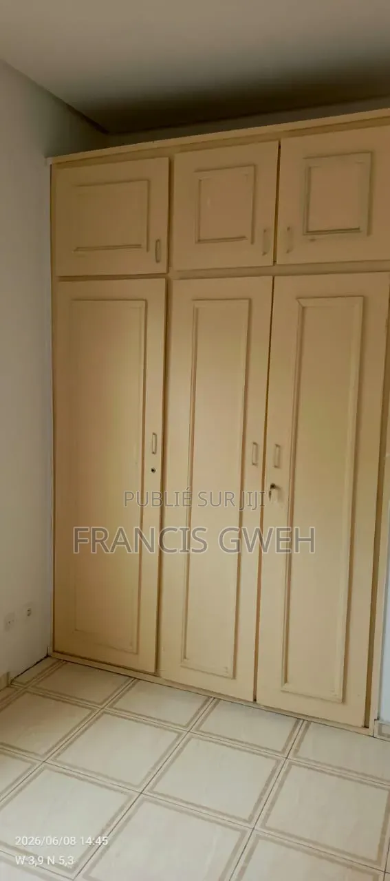 3chbre Duplex dans Francis Gweh, Cocody à Louer