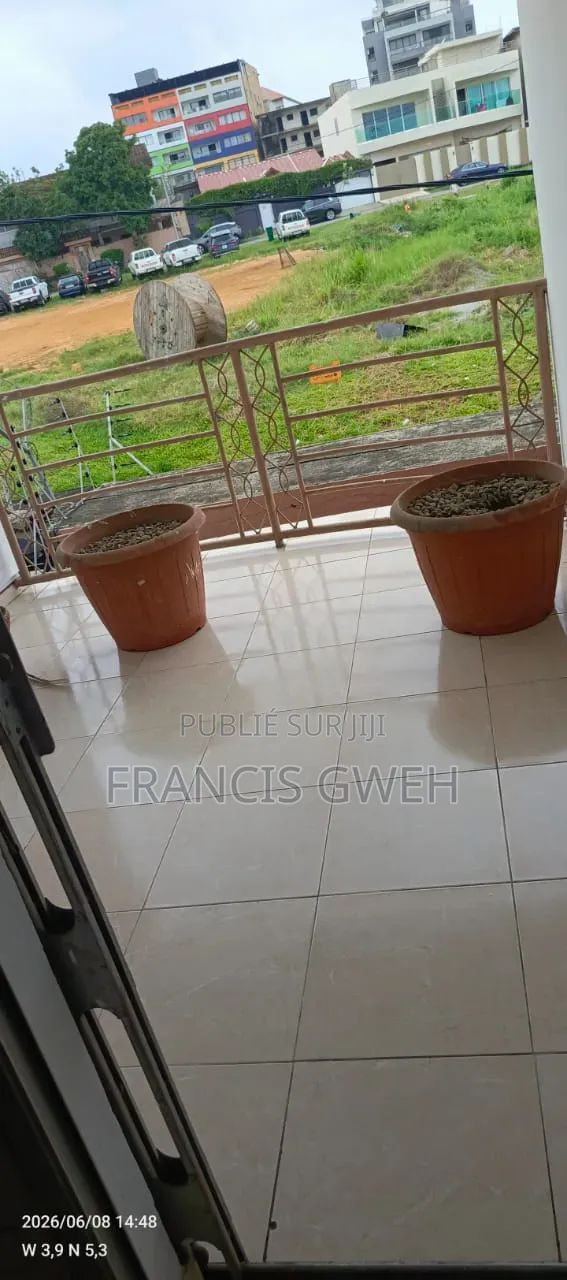 3chbre Duplex dans Francis Gweh, Cocody à Louer