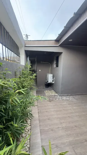 2chbre Villa dans Francis Gweh, Cocody à Louer