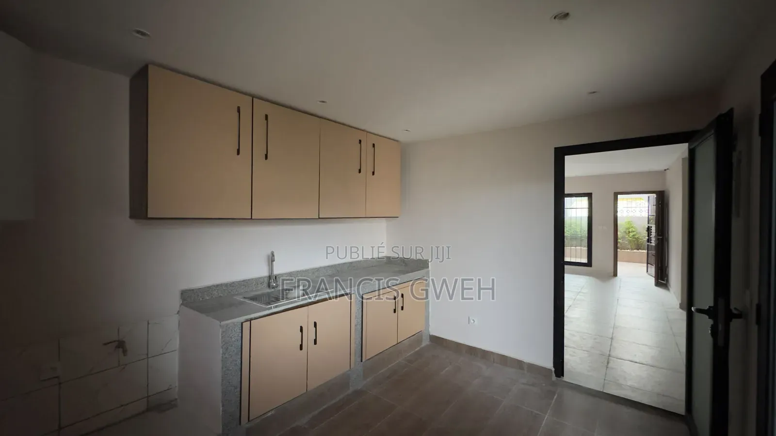 2chbre Villa dans Francis Gweh, Cocody à Louer
