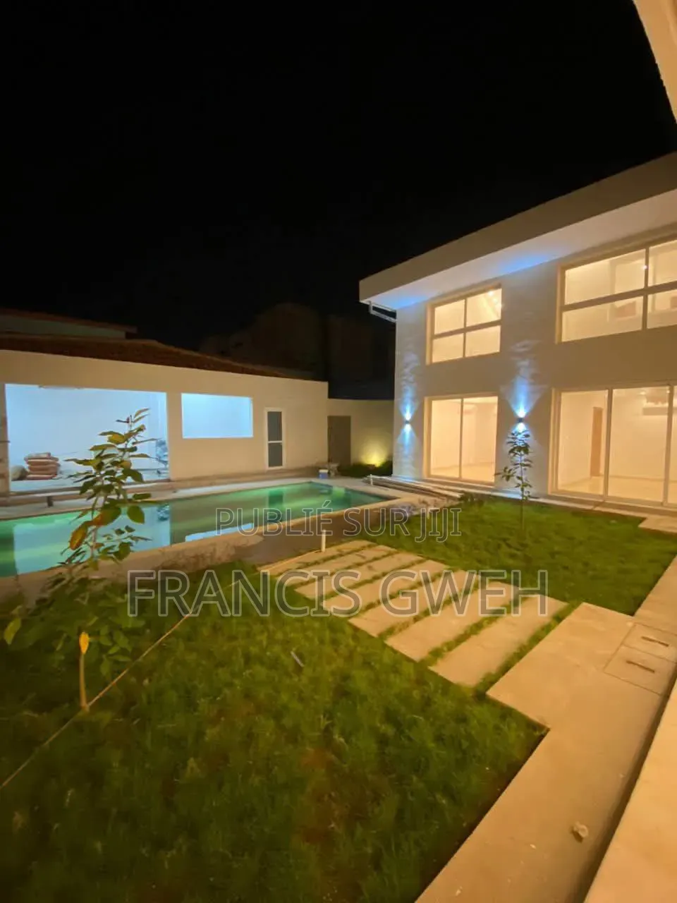 6chbre Duplex dans Francis Gweh, Cocody à Louer