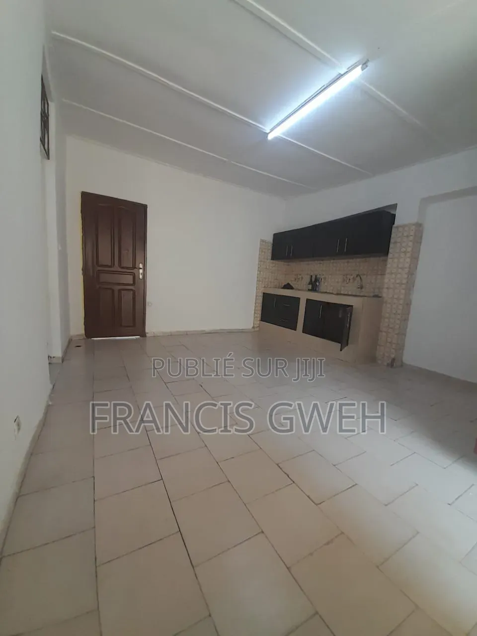 4chbre Duplex dans Francis Gweh, Cocody à Louer