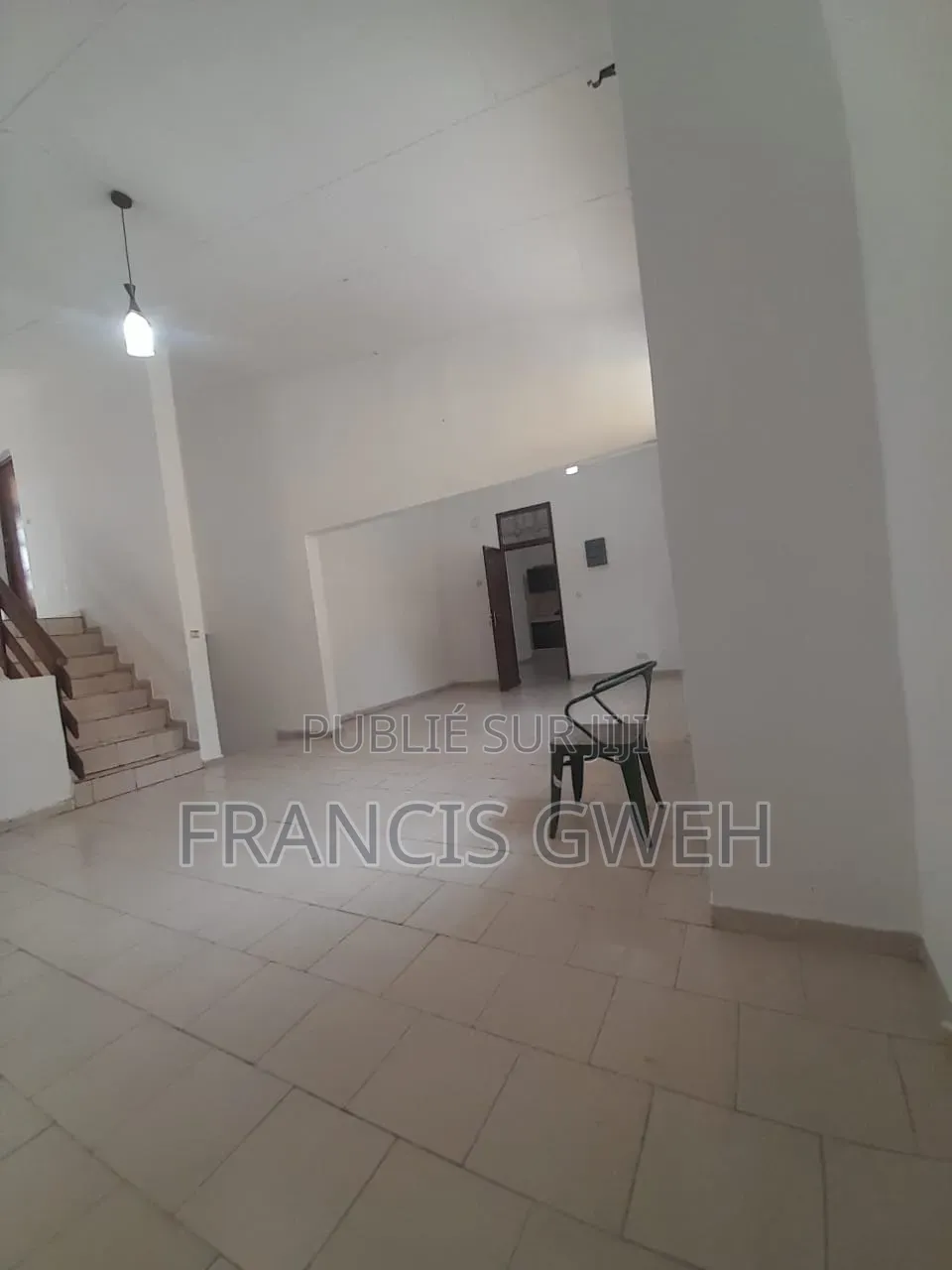4chbre Duplex dans Francis Gweh, Cocody à Louer