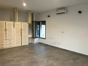 4chbre Duplex dans Francis Gweh, Cocody à Louer