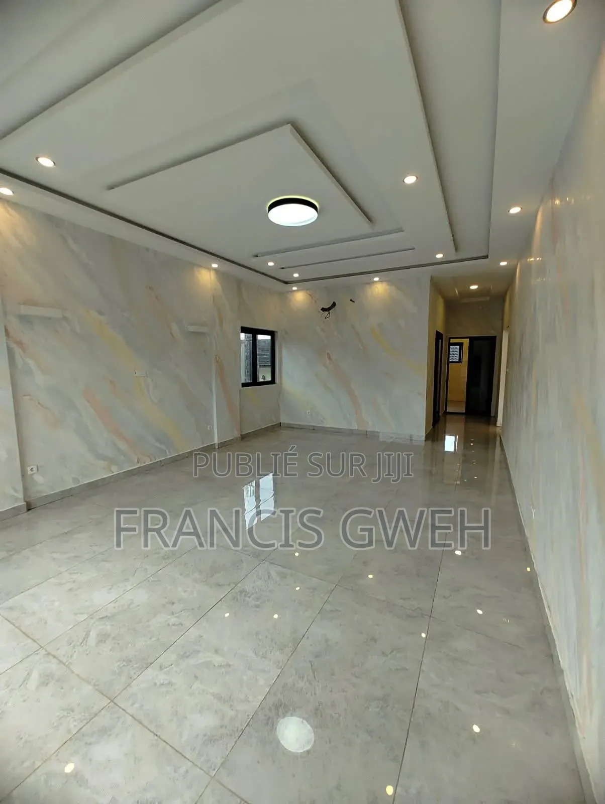 6chbre Duplex dans Francis Gweh, Cocody à Louer
