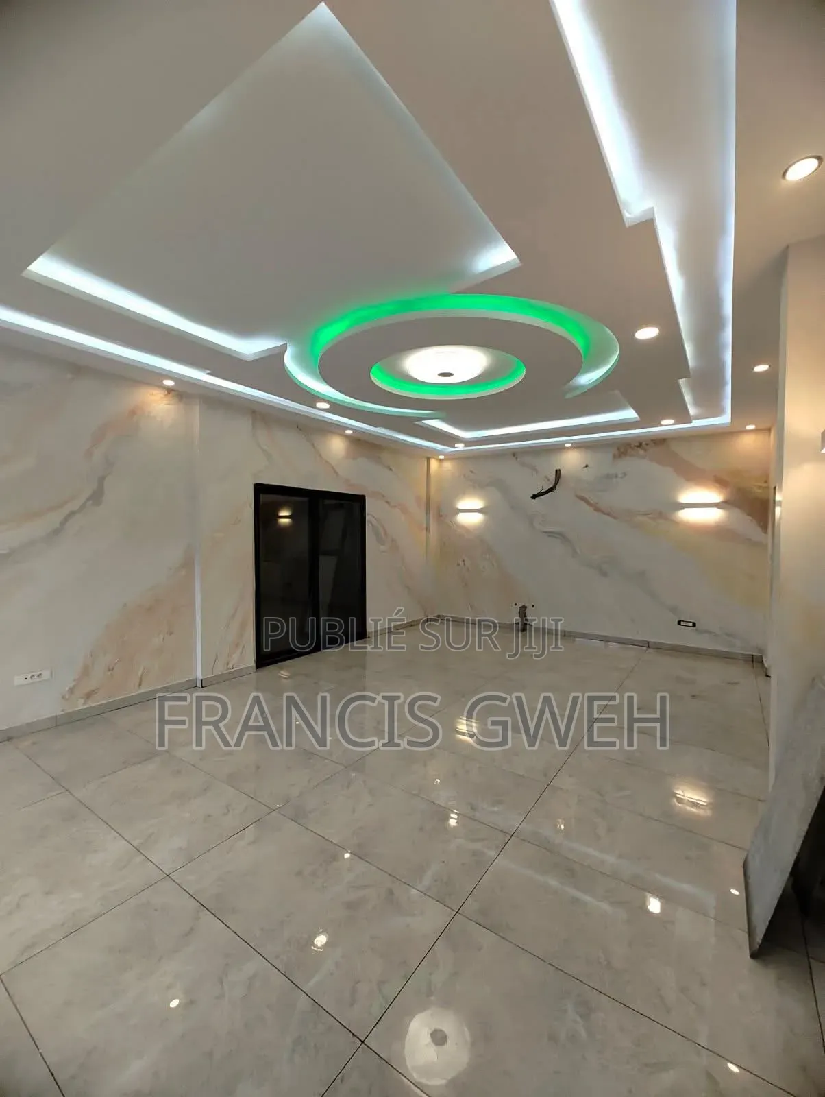 6chbre Duplex dans Francis Gweh, Cocody à Louer
