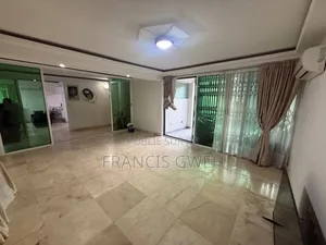 6chbre Duplex dans Francis Gweh, Cocody à Louer